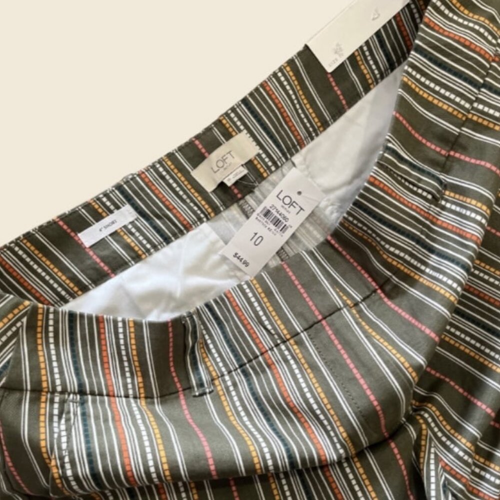 LOFT NWT Chino Style Striped Shorts 4” Short Size 10 - Picture 2 of 3